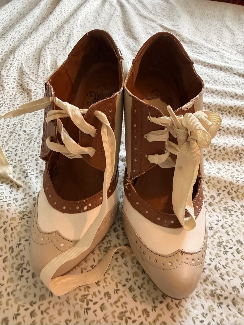 Chelsea Crew "Demi" Vintage Two-Tone Oxford Shoes